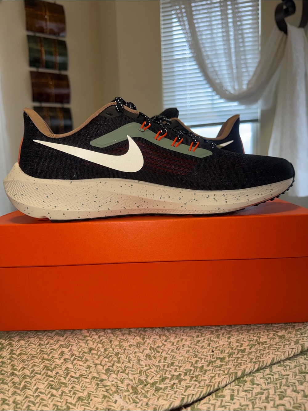Nike men’s Air Zoom Pegasus 39 running sneakers size 10.5 new!!